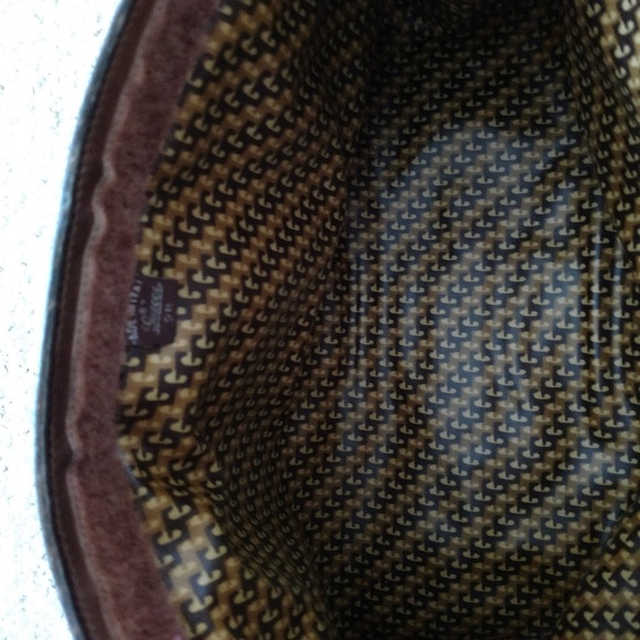 Large Brown Suede Gucci Clutch - Picture 5 of 7